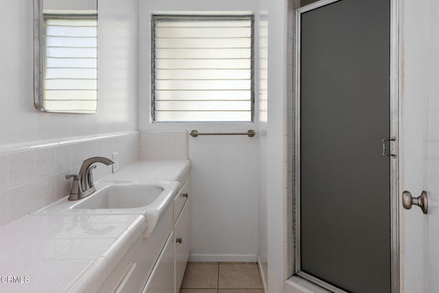 Building Photo - 2075 Linda Flora Dr