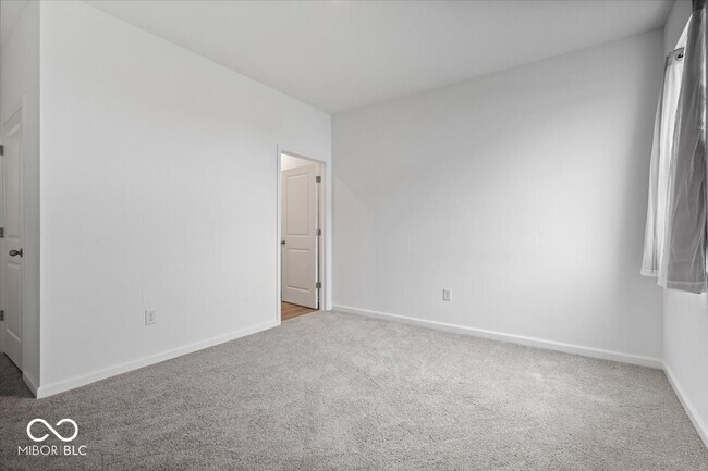 Building Photo - 2285 Pne Vly Dr