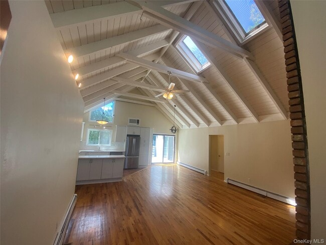 Building Photo - 15 Crestview Dr