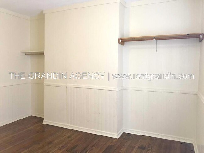 Building Photo - 1220 Dale Ave SE