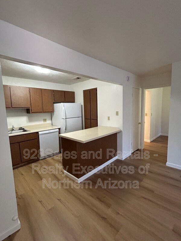 Building Photo - 1200 S Riordan Ranch St