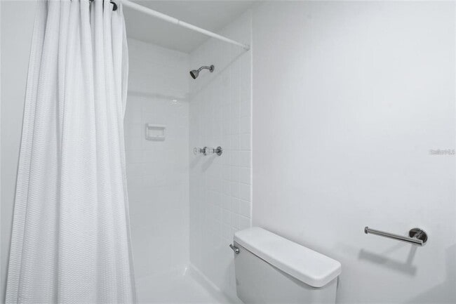 Building Photo - 5095 Bay St NE