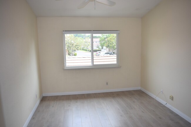 Building Photo - Upgraded Three Bedroom Attached Home in Wo...