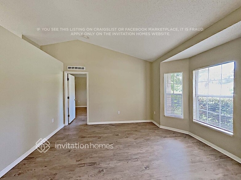 Building Photo - 2626 Needle Palm Dr