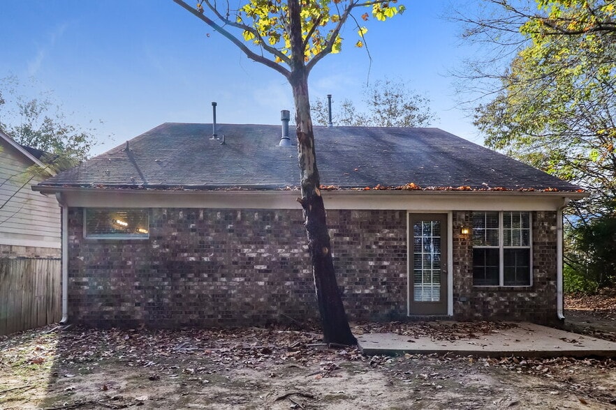 Building Photo - 944 Shorey Ln