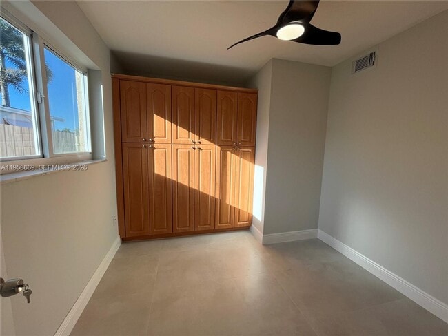 Building Photo - 9200 SW 54th St