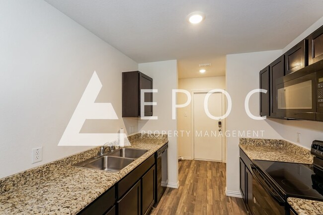 Building Photo - 719 N 13th St