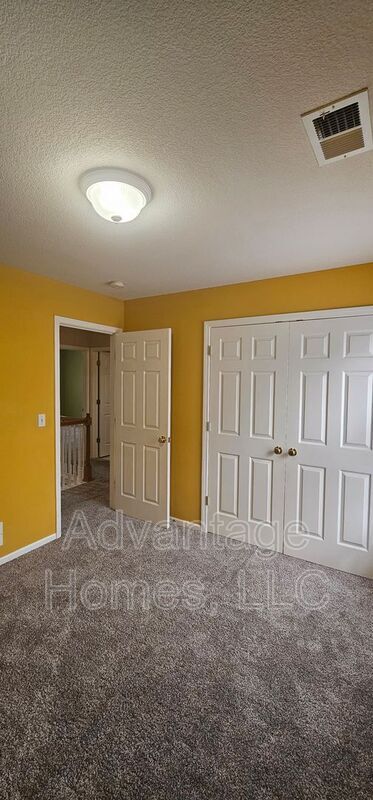 Building Photo - 809 Midjay Dr