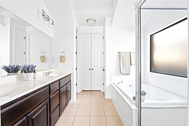 Building Photo - 6820 Barstow Ct