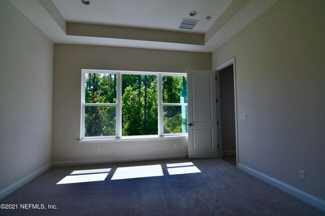 Building Photo - 538 Vista Lake Cir