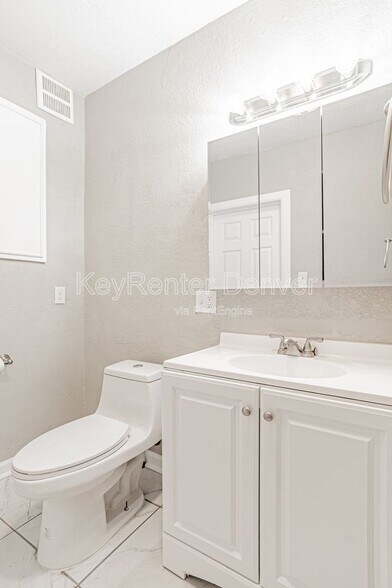 Building Photo - 4768 Vine St