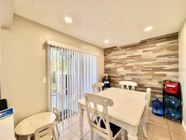 Building Photo - 6345 Newtown Cir