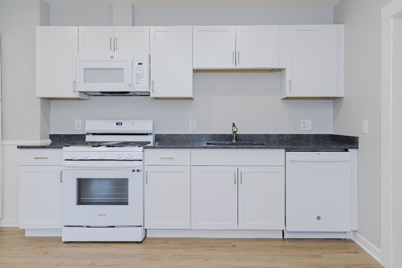 Building Photo - 39 Bourne St