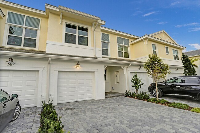 Building Photo - 585 Sanderling Cir