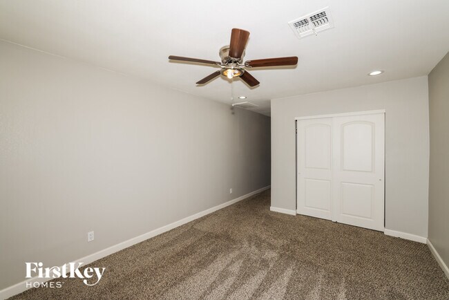 Building Photo - 1832 E Monterey Way