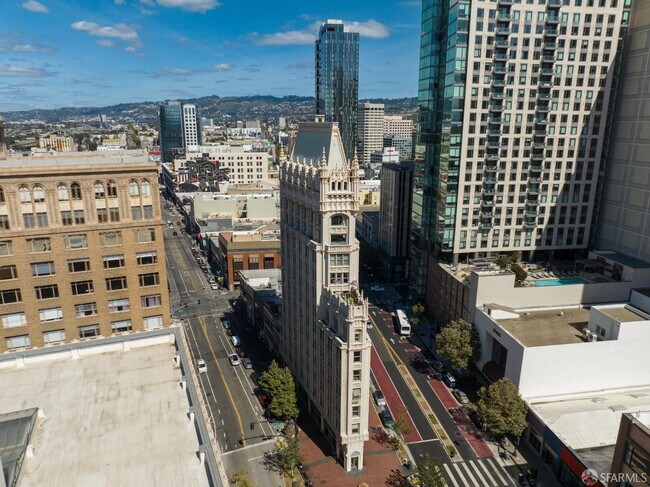 Building Photo - 1615 Broadway