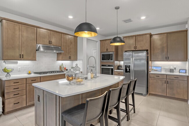 Building Photo - 4740 Chantilly Rd