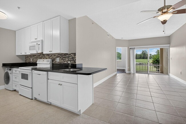Building Photo - 2040 Greenview Shores Blvd