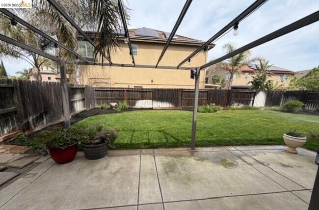 Building Photo - 111 Tennyson Ct