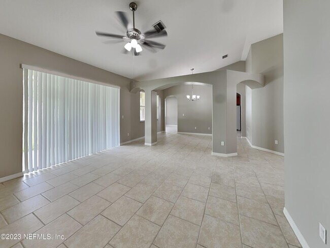 Building Photo - 24 Royal Palm Ln
