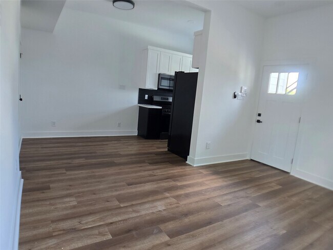 Building Photo - 9808 Pelsey St