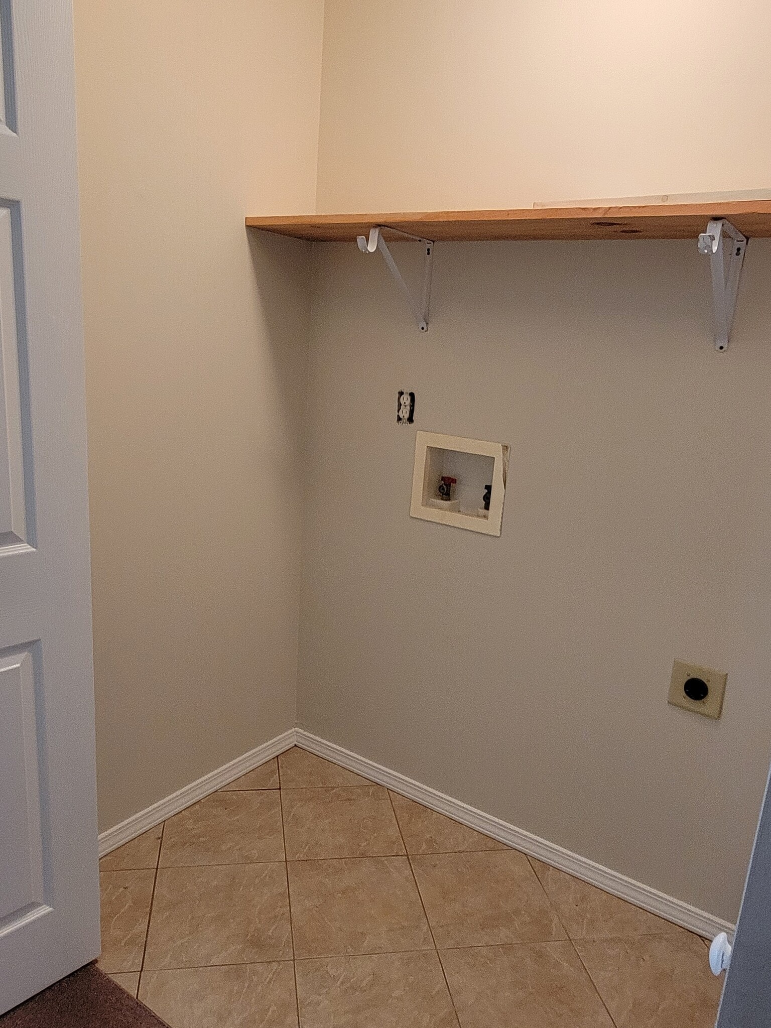 Building Photo - 458 Austin St