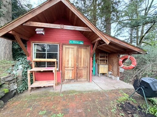 Building Photo - Great 2 bed home, fully fenced backyard in desirable Olympic Hills! Available Now!