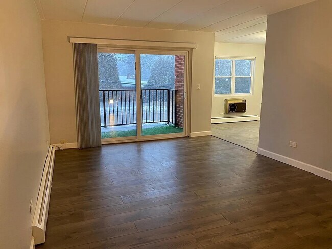 Building Photo - 819 E Miner St