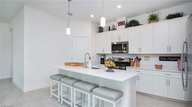 Building Photo - 18271 Ridgeline Dr