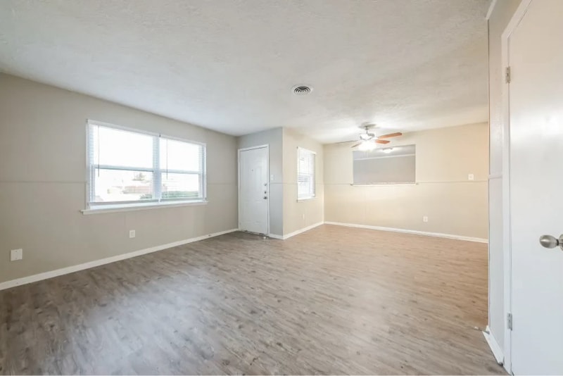 Building Photo - 3308 Ivy Dr