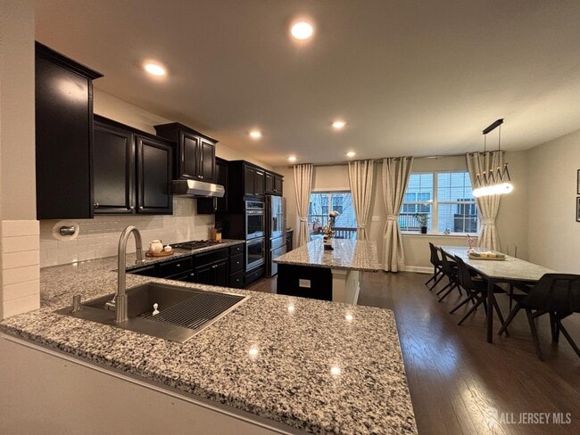 Building Photo - 1205 Hights Farm Rd N