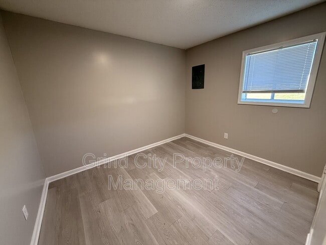 Building Photo - 1157 N Belvedere Blvd