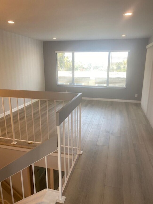 Building Photo - Beautiful fully remodeled 2 bedroom 1.5 bath in Laguna Hills