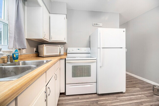 Building Photo - 13185 E Old US Hwy 12