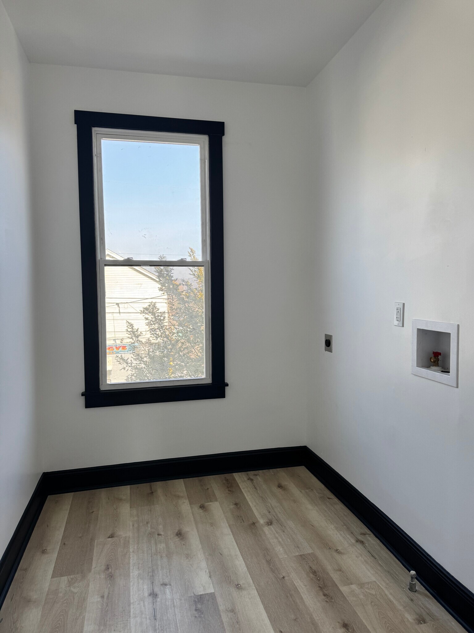 Building Photo - 234 E 16th Ave