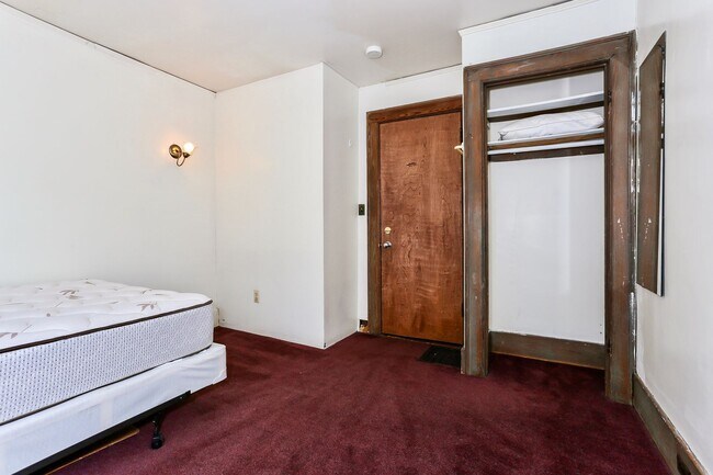Building Photo - Available for Reservation MAY 2026