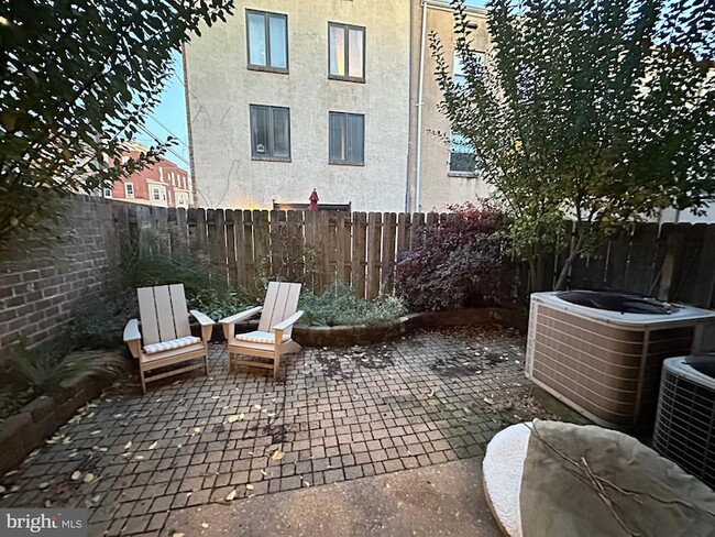 Building Photo - 769 N Ringgold St