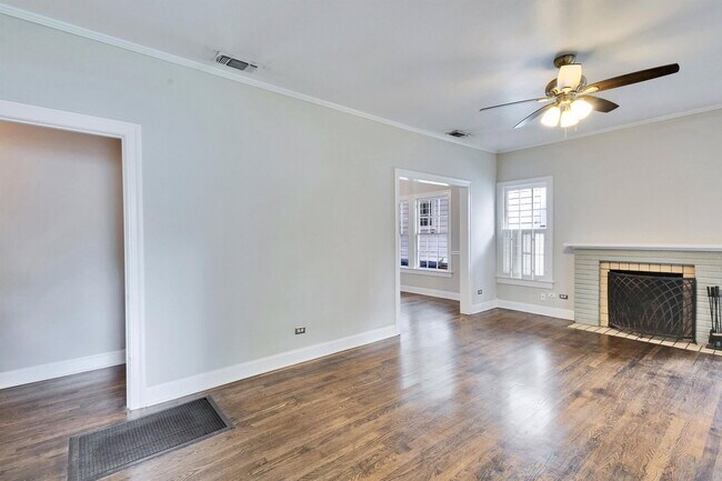 Building Photo - 1511 W 30th St