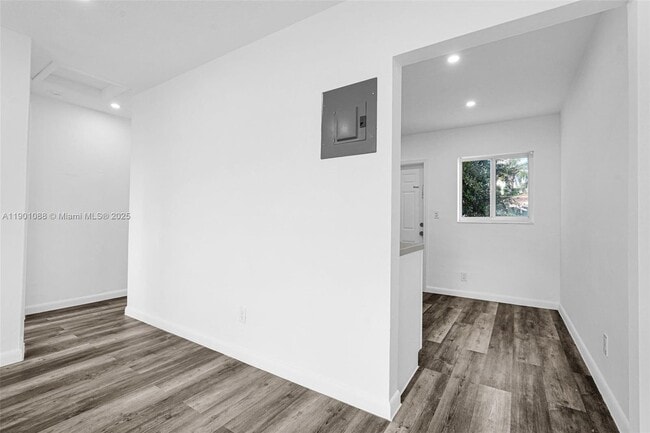 Building Photo - 2212 Roosevelt St