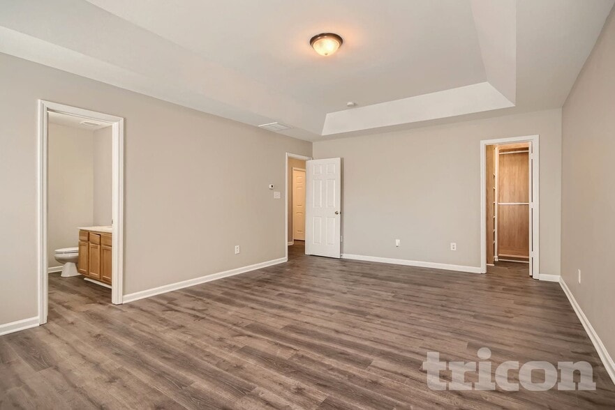 Building Photo - 5606 Fenway Dr