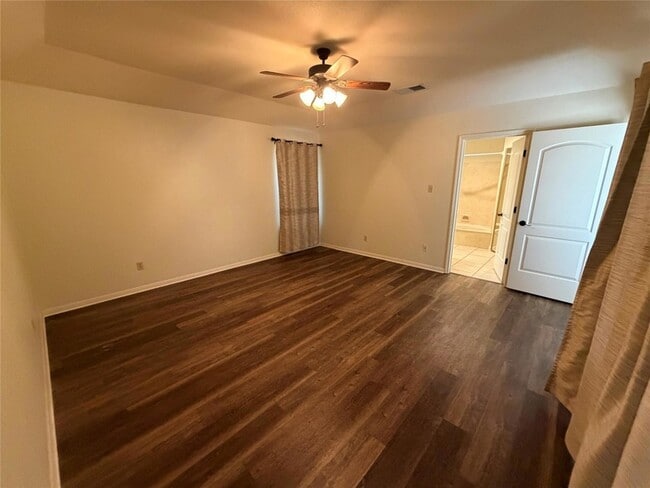 Building Photo - 11810 Rain Forest Cove
