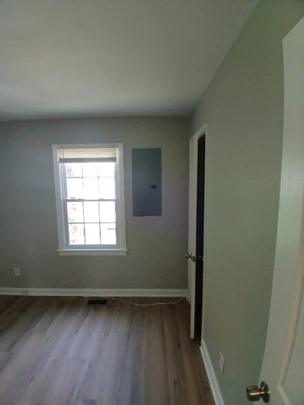 Building Photo - 612 Lee St