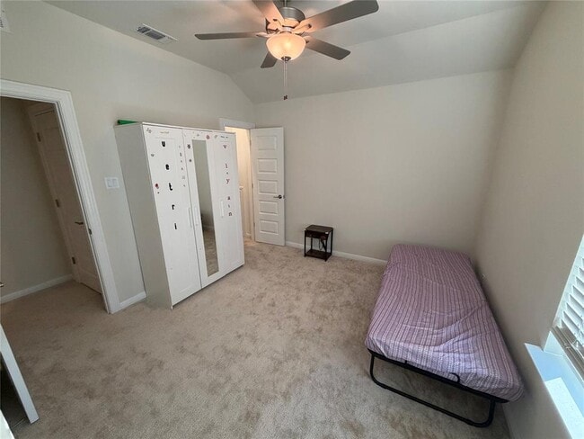 Building Photo - 228 Regatta Trl