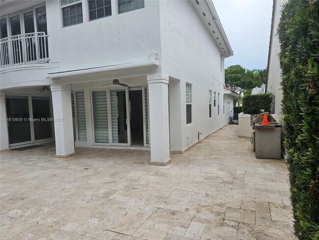 Building Photo - 4501 NW 93rd Doral Ct