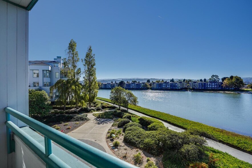 Building Photo - 720 Promontory Point Ln