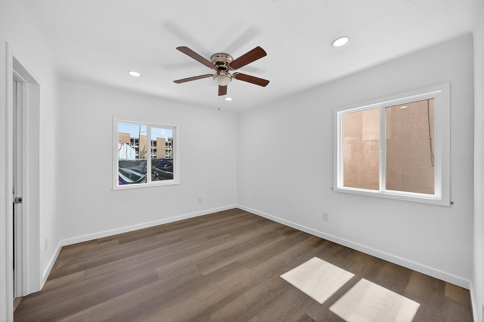 Building Photo - 1711 Sichel St