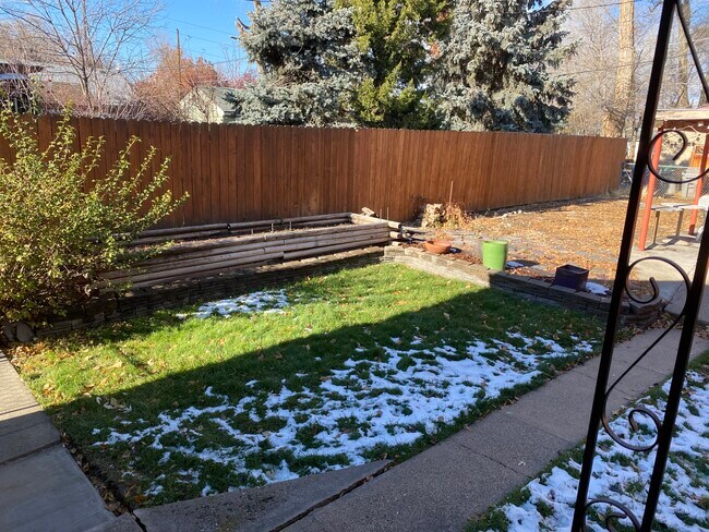 Building Photo - 1910 W Jefferson St