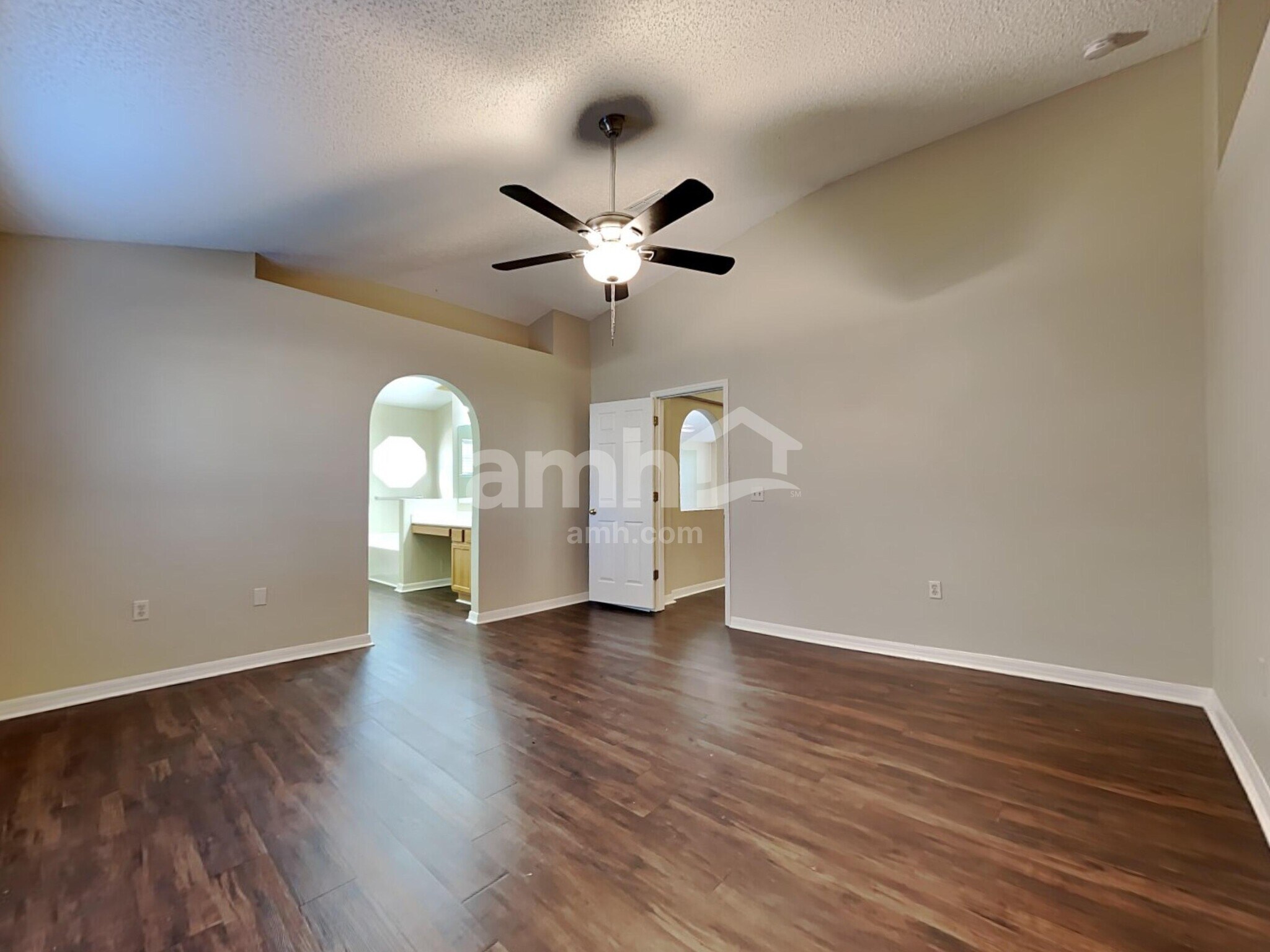 Building Photo - 4045 Half Moon Cir