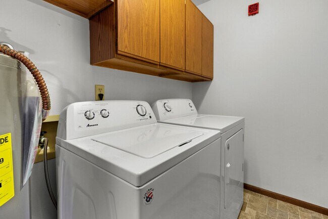 Building Photo - NEW! 2 Bedroom/2 Bath Condo-Mt Pleasant