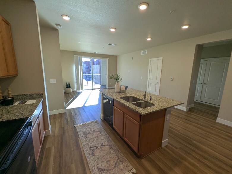 Building Photo - 14301 E Tennessee Ave